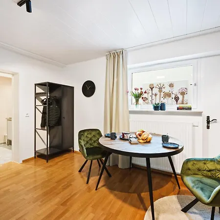 1br 2beds - Kleiner Privater Innenhof- Barrierefrei! -frisch Saniert - Mozart Eins *