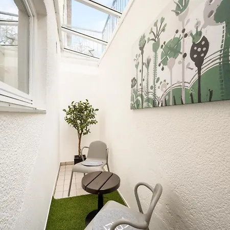 아파트 1br 2beds - Kleiner Privater Innenhof- Barrierefrei! -frisch Saniert - Mozart Eins *
